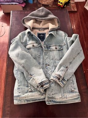 Hollister Epic Flex Sherpa Lined Hooded Denim Jean Jacket Men's Size Medium